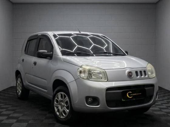 FIAT UNO 1.0 EVO VIVACE 8V FLEX 4P MANUAL FIAT UNO 1.0 EVO VIVACE 8V FLEX 4P MANUAL